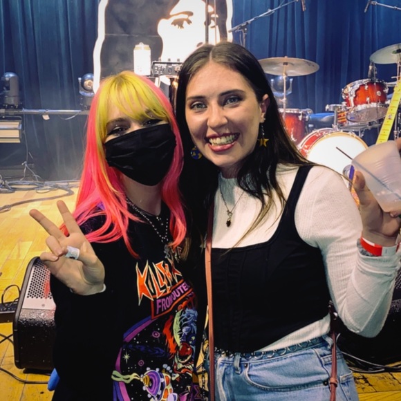 Meet your Posher, Emily - Picture 1 of 7